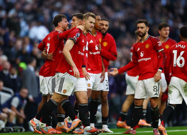 Manchester United Tak Belanja Pemain, Carrick Dipercaya Pimpin Tim hingga Akhir Musim