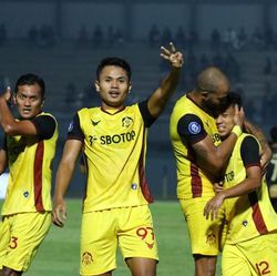 Fenomena Slot Masuk Dunia Olahraga: Dari Sponsor Klub hingga Iklan di Arena Pertandingan