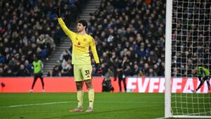 Senne Lammens Jadi Tembok Baru Manchester United, Kiper Muda Ini Disebut Mirip Edwin van der Sar