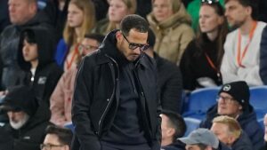 Akhir Singkat Era Liam Rosenior di Chelsea: 104 Hari dan Anomali Lima Kekalahan Beruntun