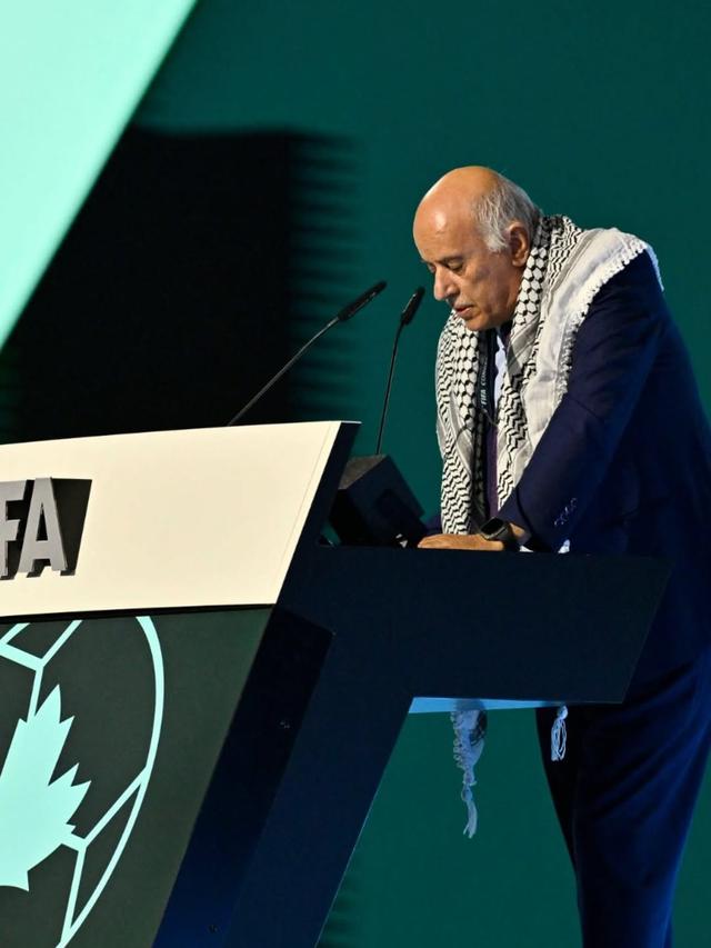 Momen Tegang di Kongres FIFA: Presiden Federasi Palestina Tolak Jabat Tangan Perwakilan Israel