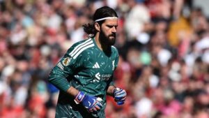 Sinyal Kuat Bertahan: Alisson Becker Siap Tuntaskan Kontrak di Liverpool, Juventus Gigit Jari
